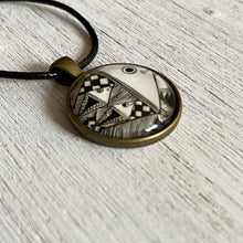 Load image into Gallery viewer, Art Pendants 25 mm - Kalighat Pat- Fish (Black And White)