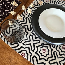 Load image into Gallery viewer, Place Mats - Mandana Black and White