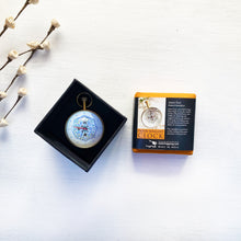 Load image into Gallery viewer, Paper Weight Clock - Painted Medallion - Amer Fort, Jaipur