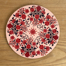 Load image into Gallery viewer, Trivet - round - Chintz