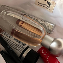 Load image into Gallery viewer, Pouch - Bird Varanasi