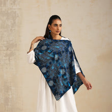 Load image into Gallery viewer, Cape Shrug - Kolam, Floor Art, Southern India