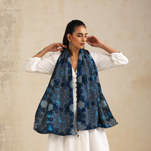 Load image into Gallery viewer, Cape Shrug - Kolam, Floor Art, Southern India