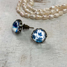 Load image into Gallery viewer, Studs - Chinar, kashmir