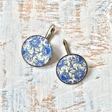 Load image into Gallery viewer, 25 mm Round Lever Back - Kashida Blue