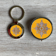 Load image into Gallery viewer, Gift Set - Key ring and Pill Box - Nahargarh