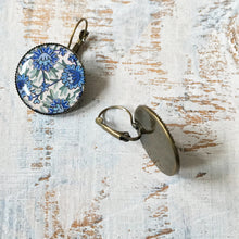 Load image into Gallery viewer, 25 mm Round Lever Back - Kashida Blue