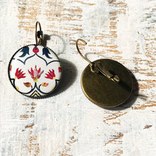 Load image into Gallery viewer, 25 mm Round Lever Back - Taj Mahal