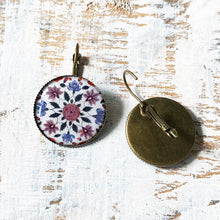 Load image into Gallery viewer, 25 mm Round Lever Back - Kings Quarter Amer