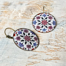 Load image into Gallery viewer, 25 mm Round Lever Back - Kings Quarter Amer