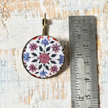 Load image into Gallery viewer, 25 mm Round Lever Back - Kings Quarter Amer