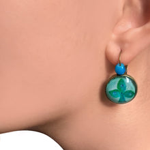 Load image into Gallery viewer, 18 mm Round Lever Back With Beads - Mughal Motifs - Green