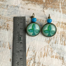Load image into Gallery viewer, 18 mm Round Lever Back With Beads - Mughal Motifs - Green