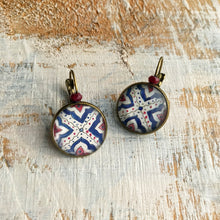 Load image into Gallery viewer, 18 mm Round Lever Back With Beads - Mughal Motifs - Red Blue