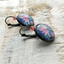 Load image into Gallery viewer, 18 mm Round Lever Back With Beads - Mughal Motifs - Pink Lotus