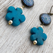 Load image into Gallery viewer, Hanging Earrings with Flowery Beads - Islamic Pattern