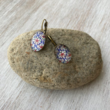 Load image into Gallery viewer, 18 mm Oval Lever Back - Painted Wall Detail City Palace Jaipur