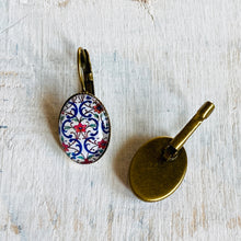 Load image into Gallery viewer, 18 mm Oval Lever Back - Painted Wall Detail City Palace Jaipur