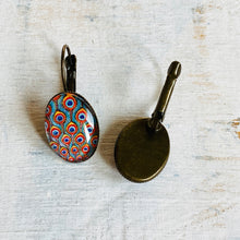 Load image into Gallery viewer, 18 mm Oval Lever Back - Peacock Gateway details, City Palace, Jaipur