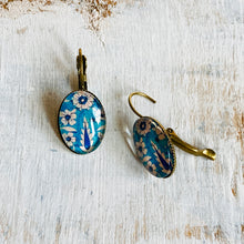 Load image into Gallery viewer, 18 mm Lever Back Oval - Blue Pottery, Platter details, Jaipur