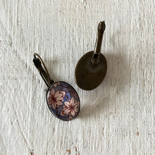 Load image into Gallery viewer, 18 mm Oval Lever Back - Lotus Mural Detail, City Palace Jaipur