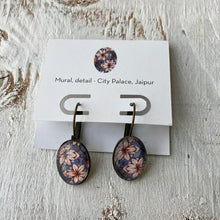 Load image into Gallery viewer, 18 mm Oval Lever Back - Lotus Mural Detail, City Palace Jaipur