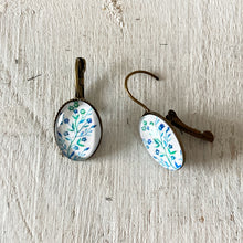 Load image into Gallery viewer, 18 mm Oval Lever Back - Miniature Painting - Foliage Detail -Multi Flower Blue
