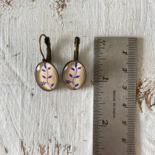 Load image into Gallery viewer, 18 mm Oval Lever Back - Miniature Painting - Foliage Detail - Single Flower Purple