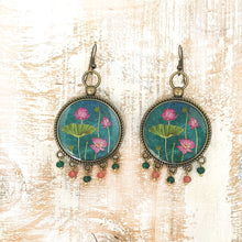 Load image into Gallery viewer, Balis with semiprecious stone - Lotus Miniature Painting Detail