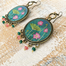 Load image into Gallery viewer, Balis with semiprecious stone - Lotus Miniature Painting Detail