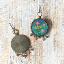 Load image into Gallery viewer, Balis with semiprecious stone - Lotus Miniature Painting Detail