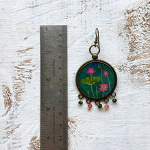 Load image into Gallery viewer, Balis with semiprecious stone - Lotus Miniature Painting Detail