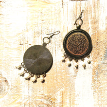 Load image into Gallery viewer, Balis with semiprecious stone - Gold Leaf Painted Medallion, Kashmir