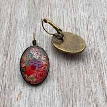 Load image into Gallery viewer, 25 mm Oval Lever Back - Hazaarposh - Naqashi Kashmir Red Flowers