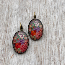 Load image into Gallery viewer, 25 mm Oval Lever Back - Hazaarposh - Naqashi Kashmir Red Flowers