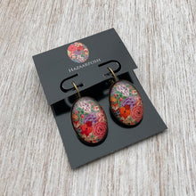 Load image into Gallery viewer, 25 mm Oval Lever Back - Hazaarposh - Naqashi Kashmir Red Flowers
