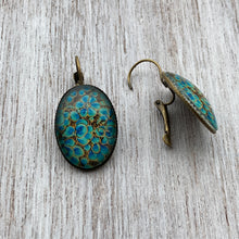 Load image into Gallery viewer, 25 mm Oval Lever Back - Shirkha - Naqashi Kashmir Green Flowers