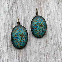 Load image into Gallery viewer, 25 mm Oval Lever Back - Shirkha - Naqashi Kashmir Green Flowers