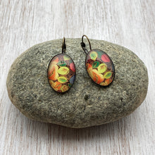 Load image into Gallery viewer, 25 mm Oval Lever Back - Hazaara - Naqashi Kashmir Colourful Leaves