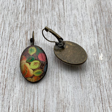 Load image into Gallery viewer, 25 mm Oval Lever Back - Hazaara - Naqashi Kashmir Colourful Leaves
