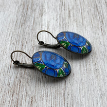 Load image into Gallery viewer, 25 mm Oval Lever Back - Gul-Andar-Gul-Naqashi - Kashmir Blue Flowers