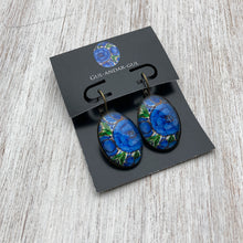 Load image into Gallery viewer, 25 mm Oval Lever Back - Gul-Andar-Gul-Naqashi - Kashmir Blue Flowers