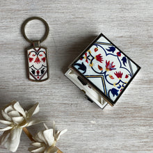 Load image into Gallery viewer, Gift Set - Key ring and Pill Box - Taj Mahal