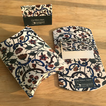 Load image into Gallery viewer, Gift Pouch Set Of 2 With Gift Tags - City Palace Jaipur