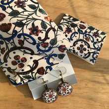 Load image into Gallery viewer, Gift Pouch Set Of 2 With Gift Tags - City Palace Jaipur