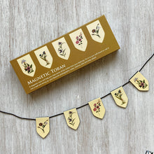 Load image into Gallery viewer, Magnetic Toran - Mughal Flowers