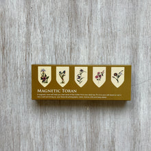 Load image into Gallery viewer, Magnetic Toran - Mughal Flowers