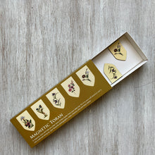 Load image into Gallery viewer, Magnetic Toran - Mughal Flowers