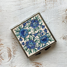 Load image into Gallery viewer, Pill Box Square - Kashida