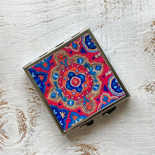 Load image into Gallery viewer, Pill Box Square - Aari